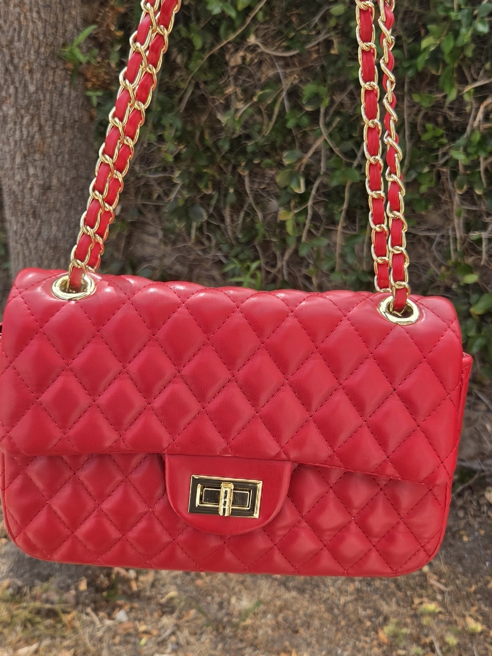 Source Unknown Red Quilted Shoulder Bag with Gold Chain